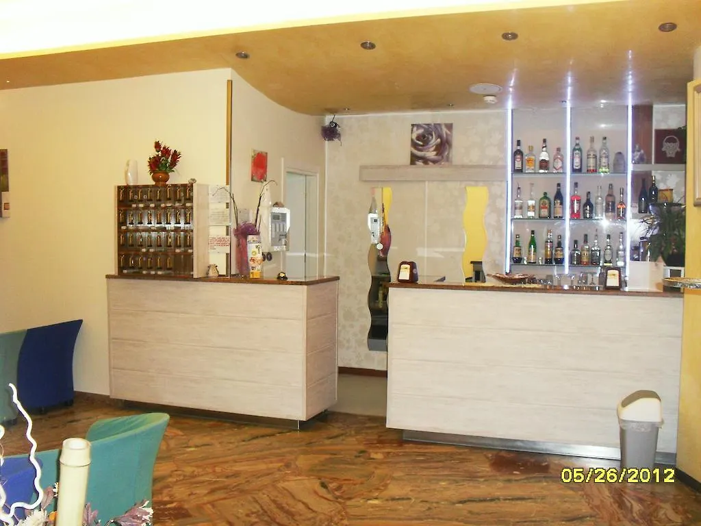 Hotel Primula Cesenatico 2*,